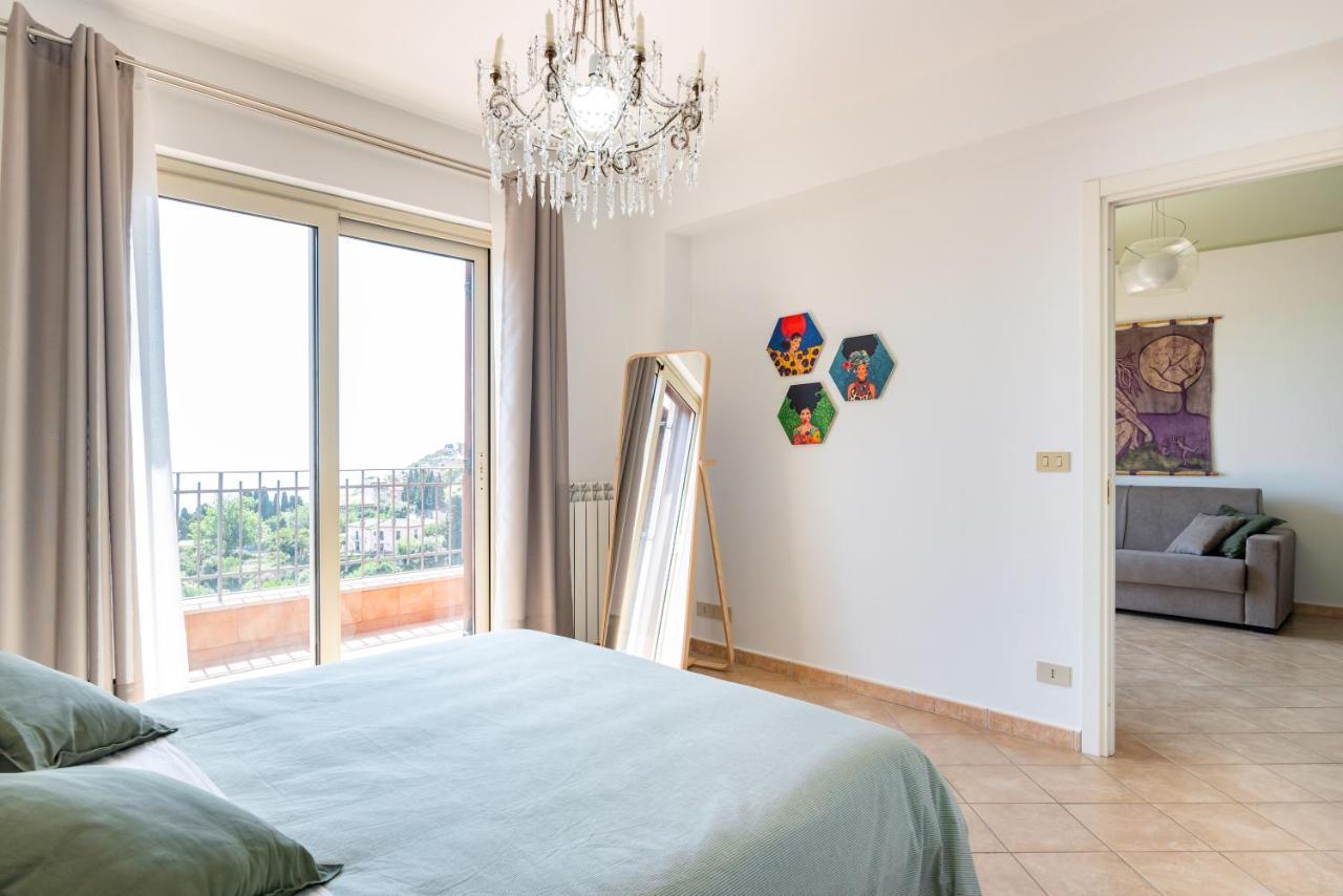 Taormina Panoramic Apartment With Parking Kültér fotó