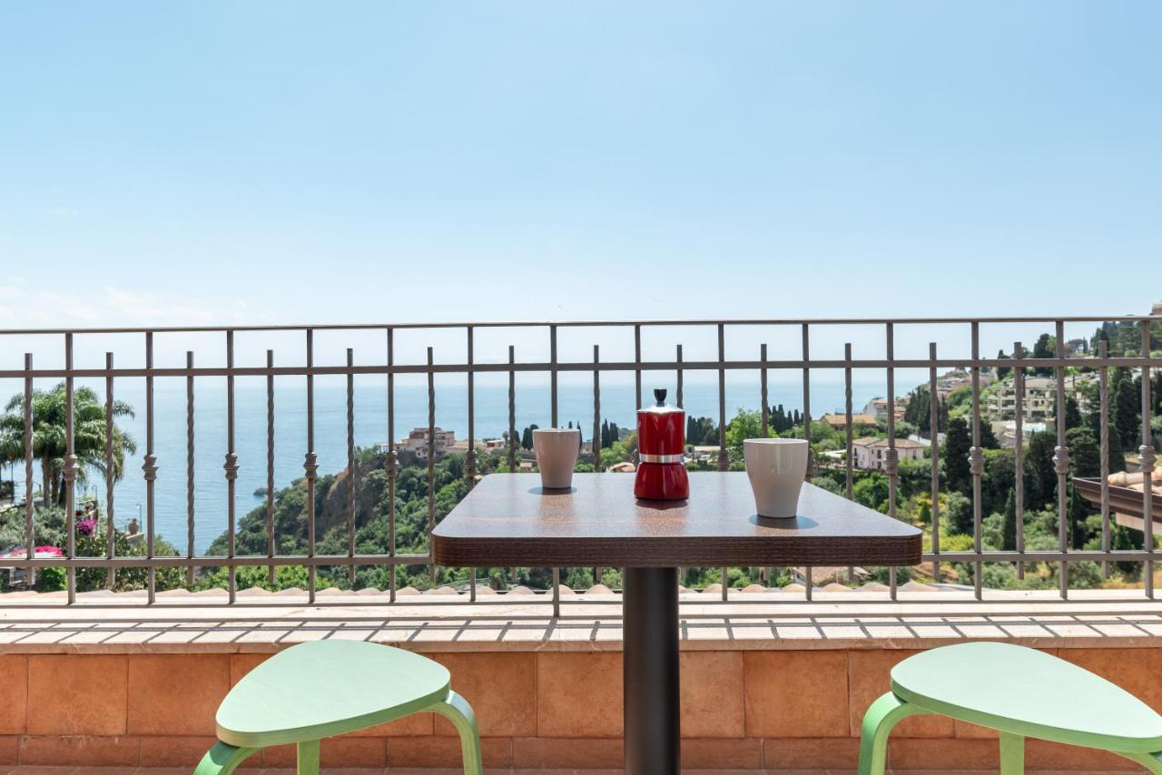 Taormina Panoramic Apartment With Parking Kültér fotó